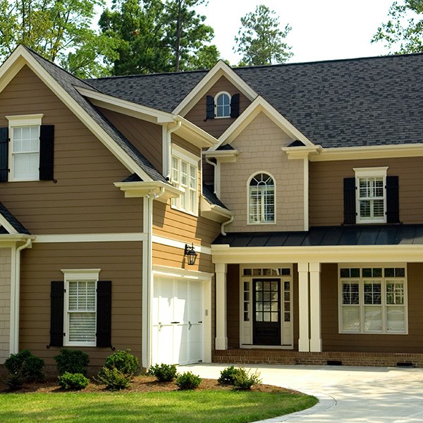 home in cleveland heights getting a free roofing estimate